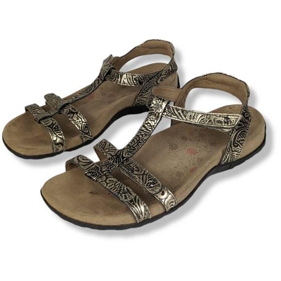 Taos Footwear | Shoes | Taos Trophy Pewter Embossed Leather Sandals Us Womens 7 | Poshmark